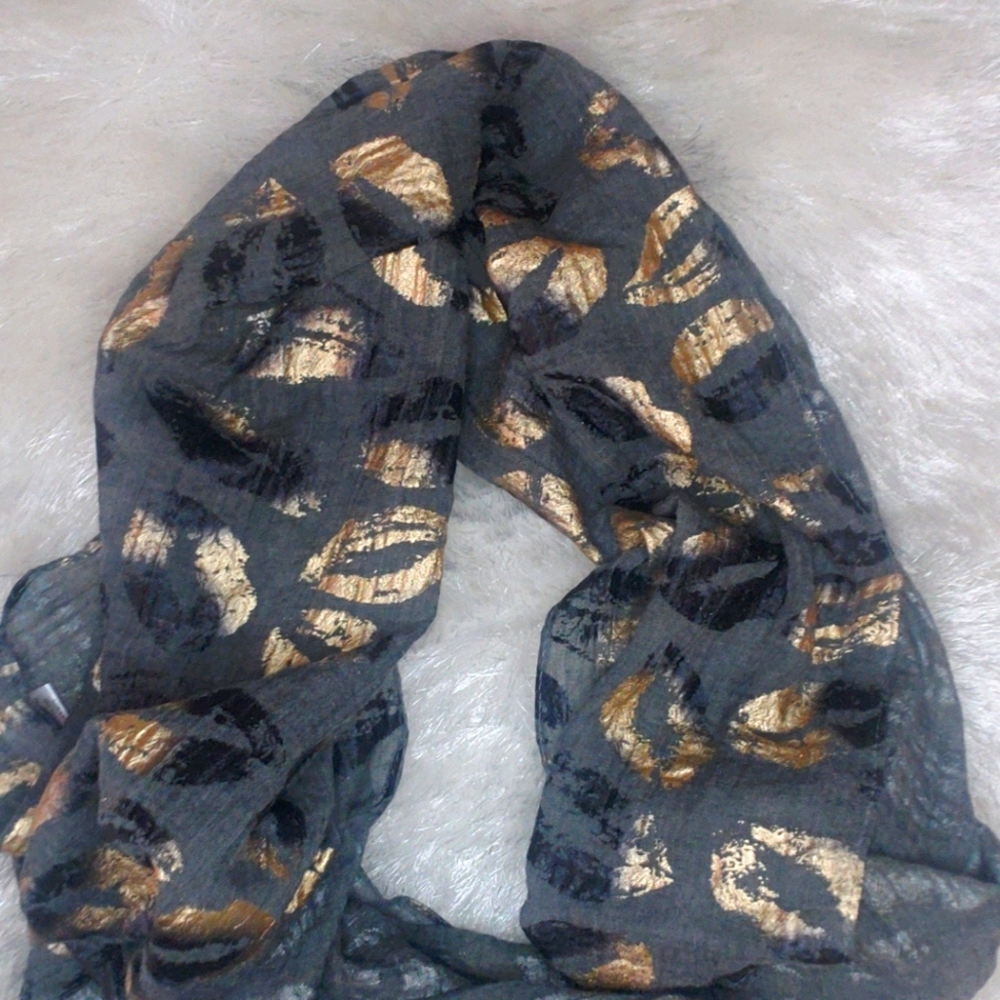 Infinity scarf